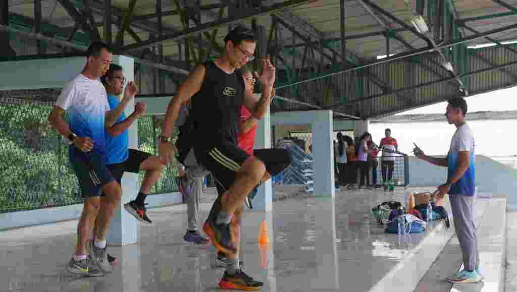 Latihan Kekuatan Salah Satu Aturan Main yang Wajib - Bagi banyak pelari, lomba maraton jamak dipahami sebagai ujian utama
