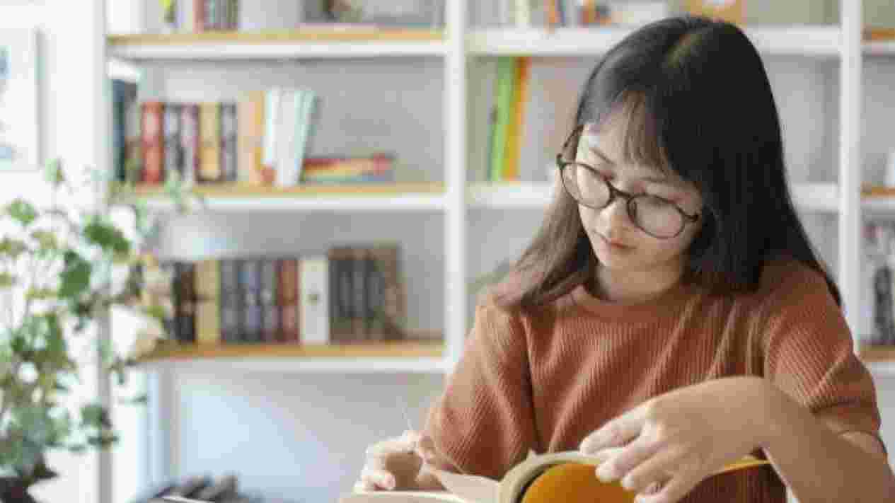 Manfaat Membaca Buku Untuk Kesehatan Mental - Membaca Novel serta Akibatnya kepada Kesehatan Psikologis: Relaksasi,