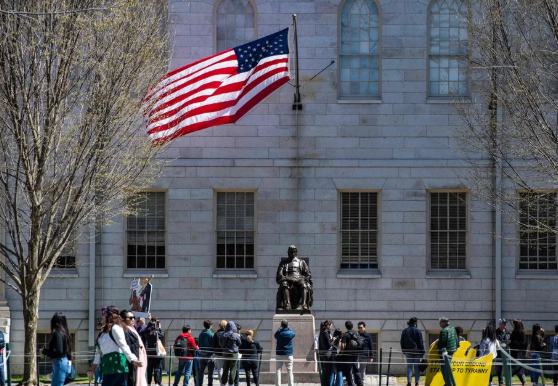 Penguasa AS Mencegah Harvard Dapat Mahasiswa Asing