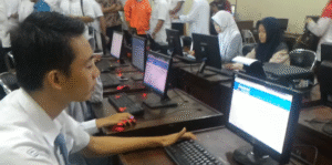 Pembelajaran Inklusif Mengangkut Warga Termiskin dari Tangga Terbawah