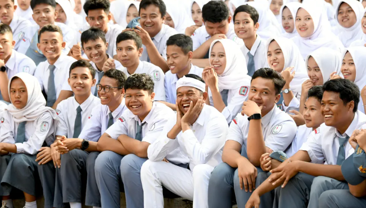 DPRD Jabar Jawaban Positif Kebijaksanaan Masuk Sekolah Lebih Pagi Serta Lenyap PR