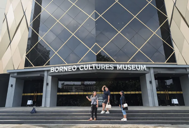 Menikmati Pelesiran Ekonomis dari Pontianak ke Malaysia