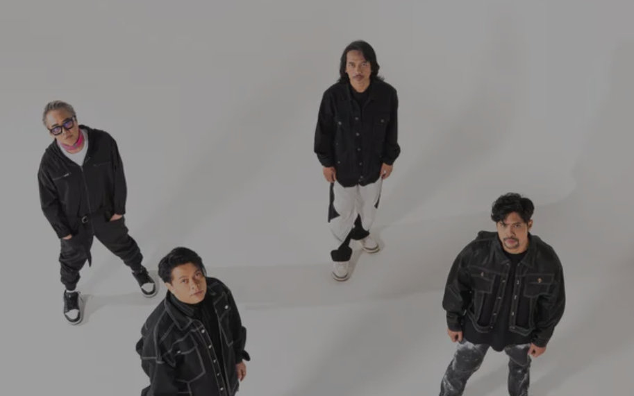 Gigi Berjoget- joget Bersama Kenangan