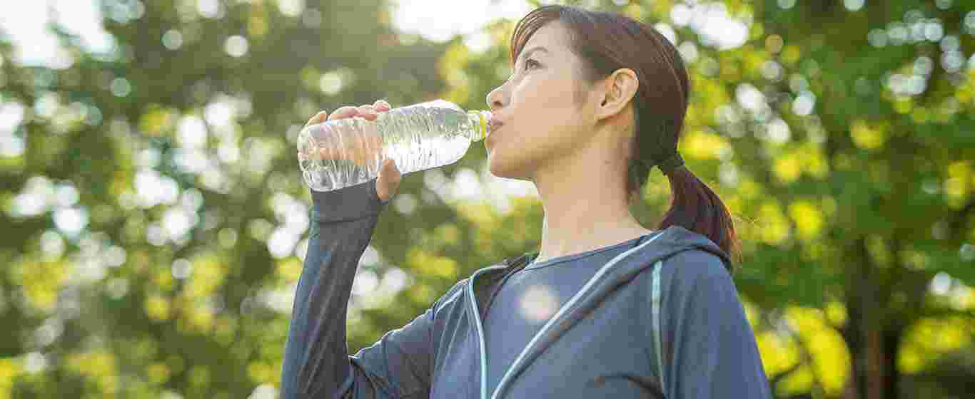 Pentingnya Air Putih Untuk Daya Tahan Tubuh - Khasiat Air Putih buat Energi Kuat Badan serta Sistem Metabolisme.